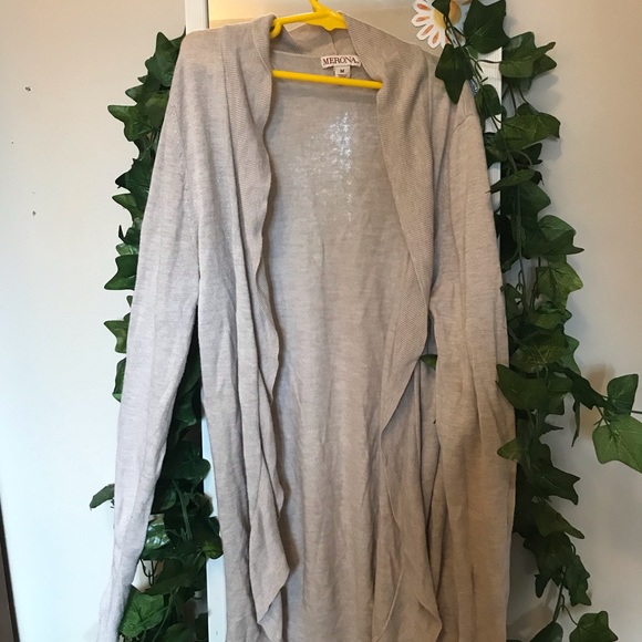 Sweaters - Sweater/ cardigan